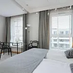 Elegant With Parking Space And Balcony By Renters غدينيا
