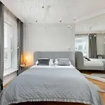 شقة Elegant With Parking Space And Balcony By Renters