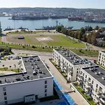 Elegant With Parking Space And Balcony By Renters شقة غدينيا