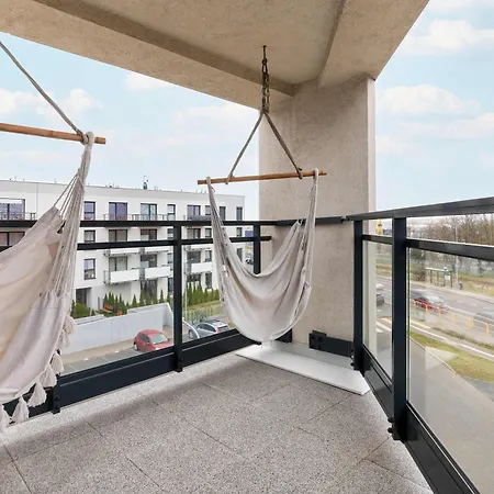 شقة Elegant With Parking Space And Balcony By Renters غدينيا