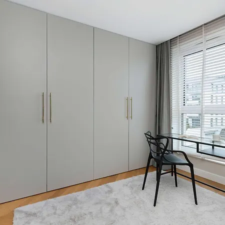 Elegant With Parking Space And Balcony By Renters Daire