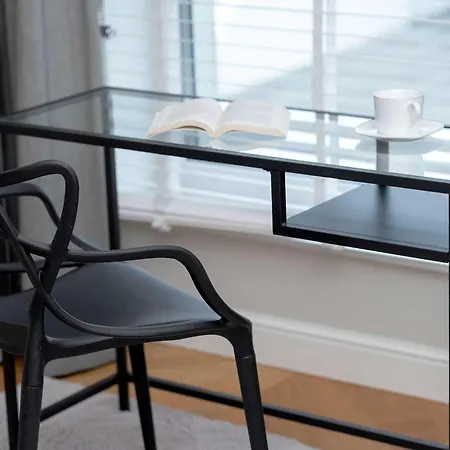 Elegant With Parking Space And Balcony By Renters *