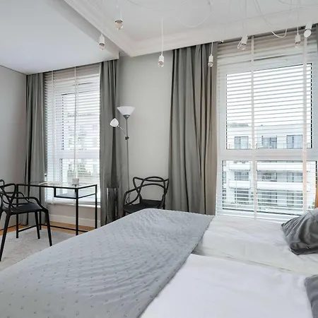 Elegant With Parking Space And Balcony By Renters Gdynia