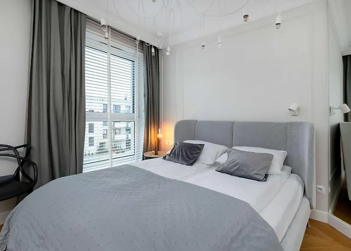 شقة Elegant With Parking Space And Balcony By Renters *