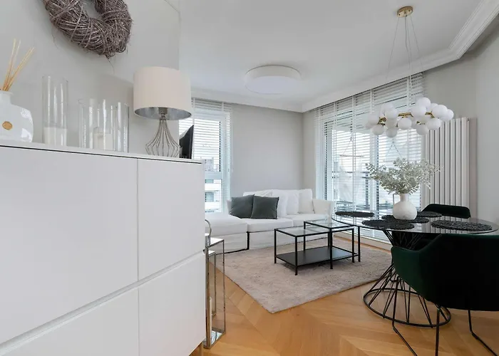 Elegant With Parking Space And Balcony By Renters