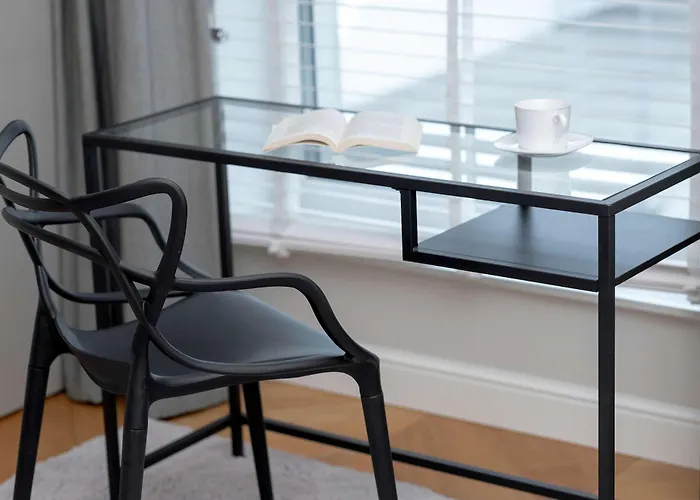 Elegant With Parking Space And Balcony By Renters *