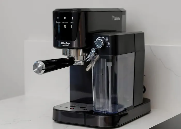 شقة Elegant With Parking Space And Balcony By Renters *