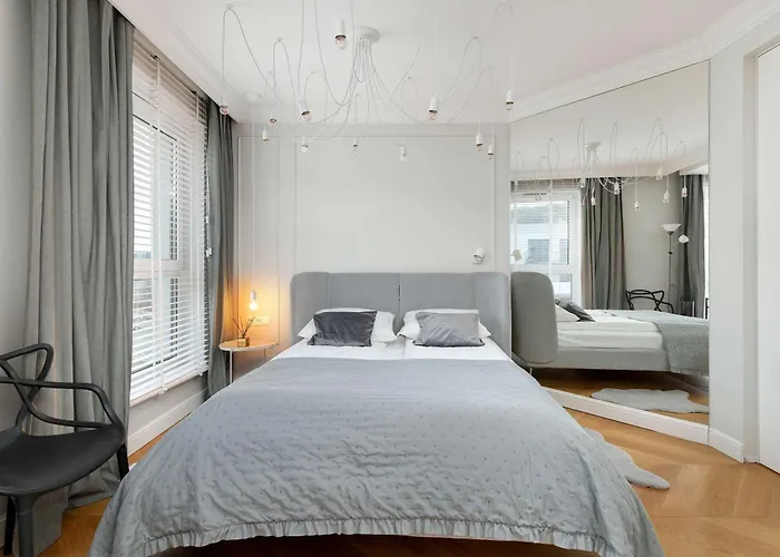 شقة Elegant With Parking Space And Balcony By Renters