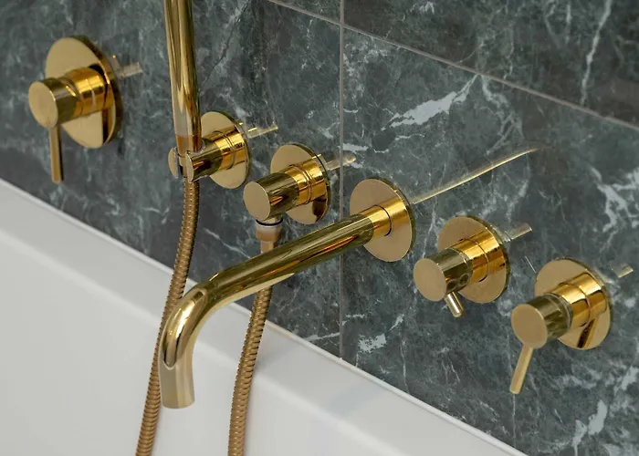 شقة Elegant With Parking Space And Balcony By Renters