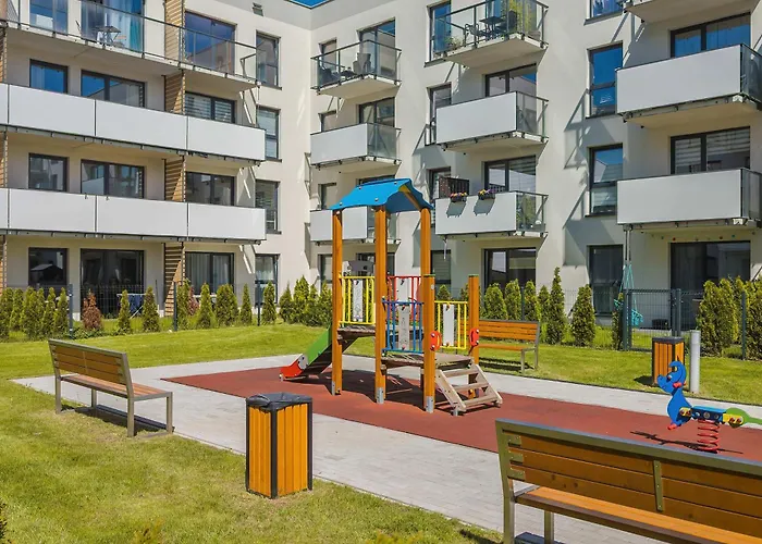 Elegant With Parking Space And Balcony By Renters شقة *